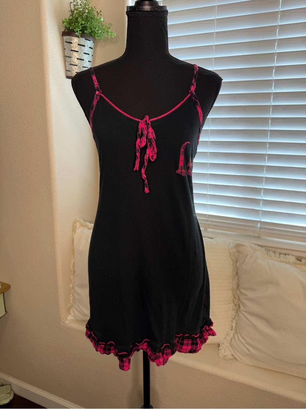 VTG l.e.i. Y2K Mall Goth Black & Pink Plaid Nightie Sleepwear - Size M